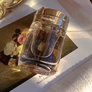 卡地亚ca*tier偷吻女士edp香水森系清新刚需写实百合绿意黯然试香