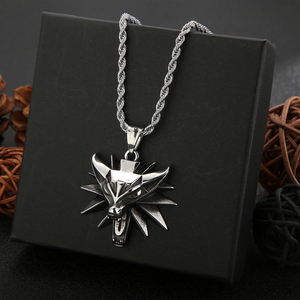 巫师3狼头项链吊坠男士复古朋克钛钢饰品猎魔人同款项链周边饰品