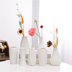 陶瓷花瓶小插花客厅家居创意简约北欧ins风轻奢白色素装饰品摆件