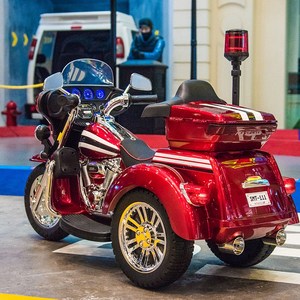 儿童电动摩托车警车带警灯充电三轮车超大号宝宝玩具车可坐人电瓶