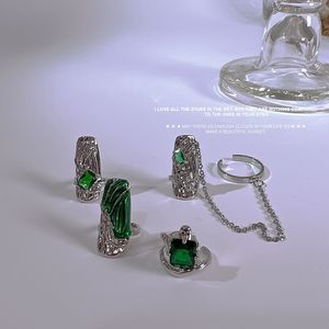 复古文艺风祖母绿宝石指尖戒指小众设计感指甲指环饰品连体套装女
