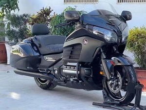 本田金翼1800cc巡航旅行长途f6b大绵羊踏板马杰斯特250六缸摩托车