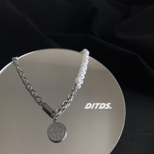 潜入深海*甜酷珍珠圆牌项链 个性拼接昭和风复古吊坠男女