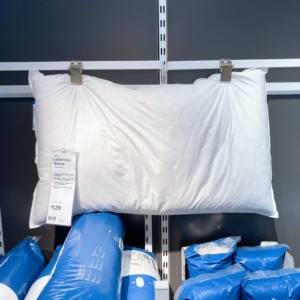 国内宜家隆特拉福枕头高枕低枕羽绒枕护颈椎枕家居上海ikea代购