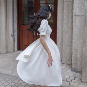 夏季法式高级感初恋奶甜长裙子2022年新款露背蝴蝶结白色连衣裙女