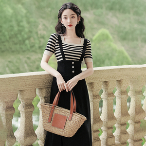 法式黑白条纹上衣搭配背带半身裙新款女夏季套装复古学院风连衣裙