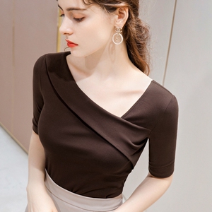 斜肩上衣女秋露肩宽松