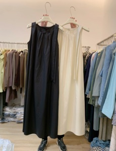 韩版纯色无袖背心法式复古连衣裙女夏季新款显瘦露背绑带气质长裙