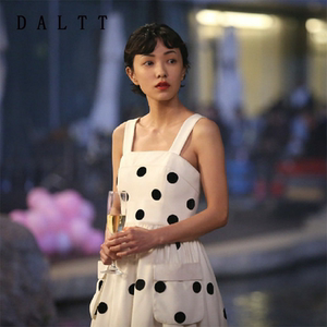 daltt姜喜宝郭采洁同款法式连衣裙女仙气复古甜美吊带显瘦打底衫