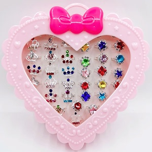 儿童戒指套装韩国女孩小戒指环公主首饰宝宝卡通幼儿玩具礼物宝石