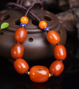 俄罗斯天然鸡油红老蜜蜡桶珠项链 蜡质浓郁 颜色迷人 品相一流