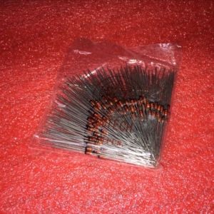 稳压二极管 1n4743 in4743a 稳压玻璃管1w 13v do-41 250只/7.5元