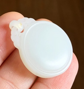 小精品 天然和田白玉老坑俄料苏工精雕套环一体圆形平安无事牌坠