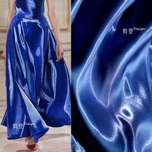 加厚液态水光丝绸缎面布料立体感廓形发亮外套裙子服装设计师面料