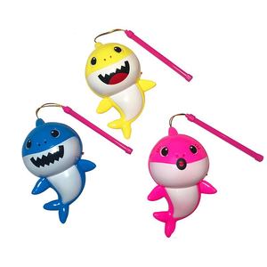 儿童卡通鲨鱼灯笼电动发光音乐手提投影花灯户外塑料现代玩具蓝色