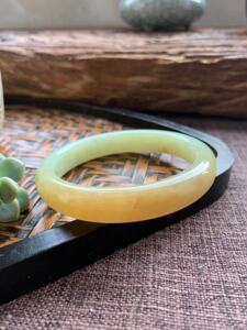 附送国检证书纯天然和田玉黄白老玉手镯女民族风a货正品老黄玉