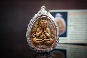龙婆坤2556火焰掩面佛 必打 泰国佛牌正品