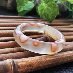 红花玉玛瑙手镯