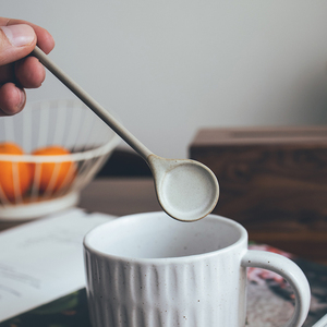 半宅日式复古粗陶咖啡勺陶瓷小勺子奶茶牛奶搅拌勺纯色甜品儿童勺