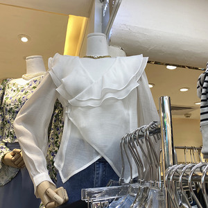 是仙女啊珠光色泽双层大翻领荷叶边下摆交叉内衬系带衬衫女