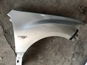 马自达6翼子板总成