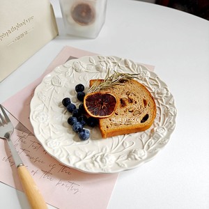 法式浪漫玫瑰浮雕陶瓷盘奶油色点心盘下午茶盘家用甜品盘意面盘子