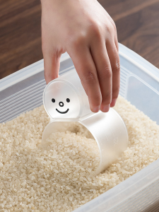 日本进口舀米勺面粉五谷杂粮量米勺大容量带刻度塑料量杯烘焙工具