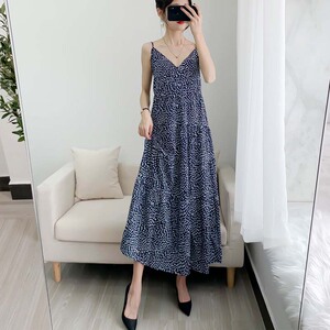 遮肚大腿粗胯宽胖人穿的裙子微胖mm大码超仙吊带连衣裙过膝打底裙