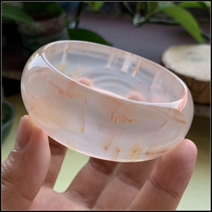 纯天然精品高冰强荧光花瓣粉龙纹玛瑙手镯口径63mm包邮