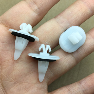 丰田普拉多卡扣