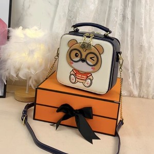 比尔熊高品质小熊卡通手提香水包包时尚洋气百搭单肩斜挎箱子女包