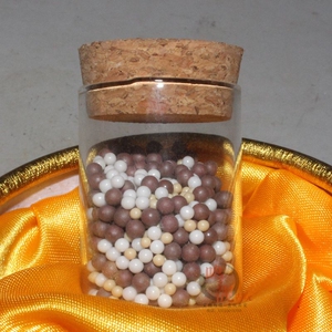 古董古玩 再生真佛黑加白舍利子瓶装 佛教结缘殊胜珍品 供奉保真