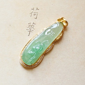 现货忆翠堂18k金镶嵌天然a货翡翠玉冰种荷花牌女款吊坠