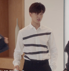 一生一世周生辰任嘉伦同款衣服2021秋季休闲免烫黑条衬衫青年衬衣