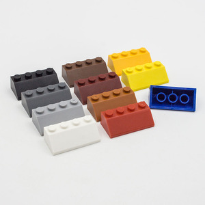 兼容乐高3037 国产科技教育积木零件斜度45°2x4斜面高脚砖 补件