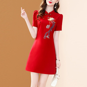 法式中国风刺绣旗袍连衣裙女夏季2024新款新中式红色立领盘扣裙子