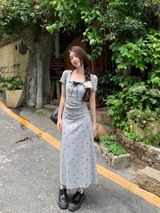 夏季新款设计感蝴蝶结灰色裙子法式气质修身针织短袖长款连衣裙女