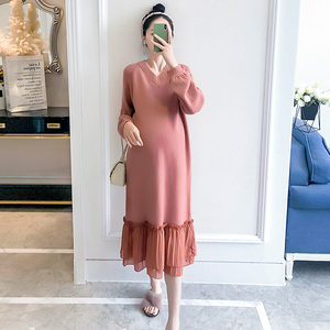 孕妇连衣裙冬季宽松个性拼接秋冬针织裙子时尚中长款显瘦v领冬装