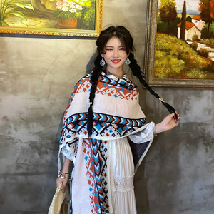 民族风披肩斗篷女云南西藏旅游穿搭保暖拍照针织白色流苏围巾超仙