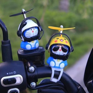 哆啦a梦竹蜻蜓头盔儿童小叮当猫车载电动车头盔摆件自行车铃铛灯1
