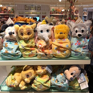 现货香港迪士尼 米奇维尼 玛丽猫辛巴 卡通玩具 披风毛公仔玩偶