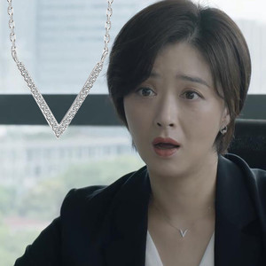 小舍得蒋欣同款项链女夏纯银v型v形v字大v字母字型锁骨链毛衣链季