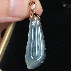 玉欣珠宝 18k玫瑰金镶嵌冰种天然缅甸a货翡翠羽毛吊坠女款