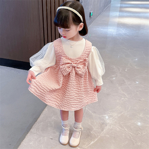 女宝宝春款背带裙套装2022春季新款童装3岁女孩洋气吊带裙两件套5