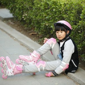粉色溜冰鞋儿童初学者双轮护膝滑冰装备女童女旱冰护腕女孩轮滑鞋