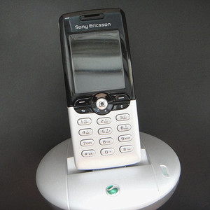 sony ericsson/索尼爱立信t618 配有电池充电器 座充 老电话收藏