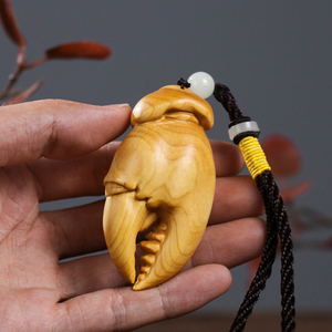 黄杨木手中有钱实木雕刻盘玩招财转运工艺品螃蟹钳手把件汽车挂件