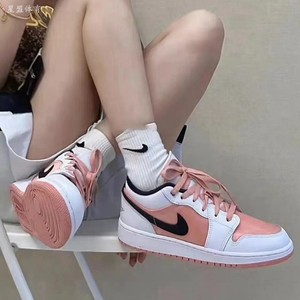 NIKE耐克Air Jordan1女子乔丹防滑低帮复古篮球鞋 GS  DM8960-801