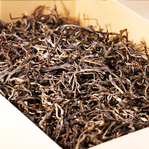 云南3年普洱茶西双版纳易武古树高品质头春生茶散装高端品鉴礼盒