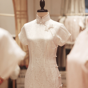 月落 古法真丝旗袍2023年夏季新款白色结婚订婚礼服女年轻款少女